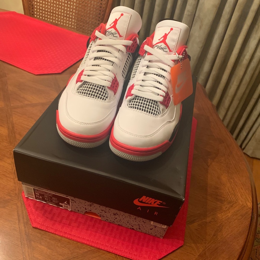 OG Fire Red Jordan 4 EARLY RELEASE - Picture 2 of 7